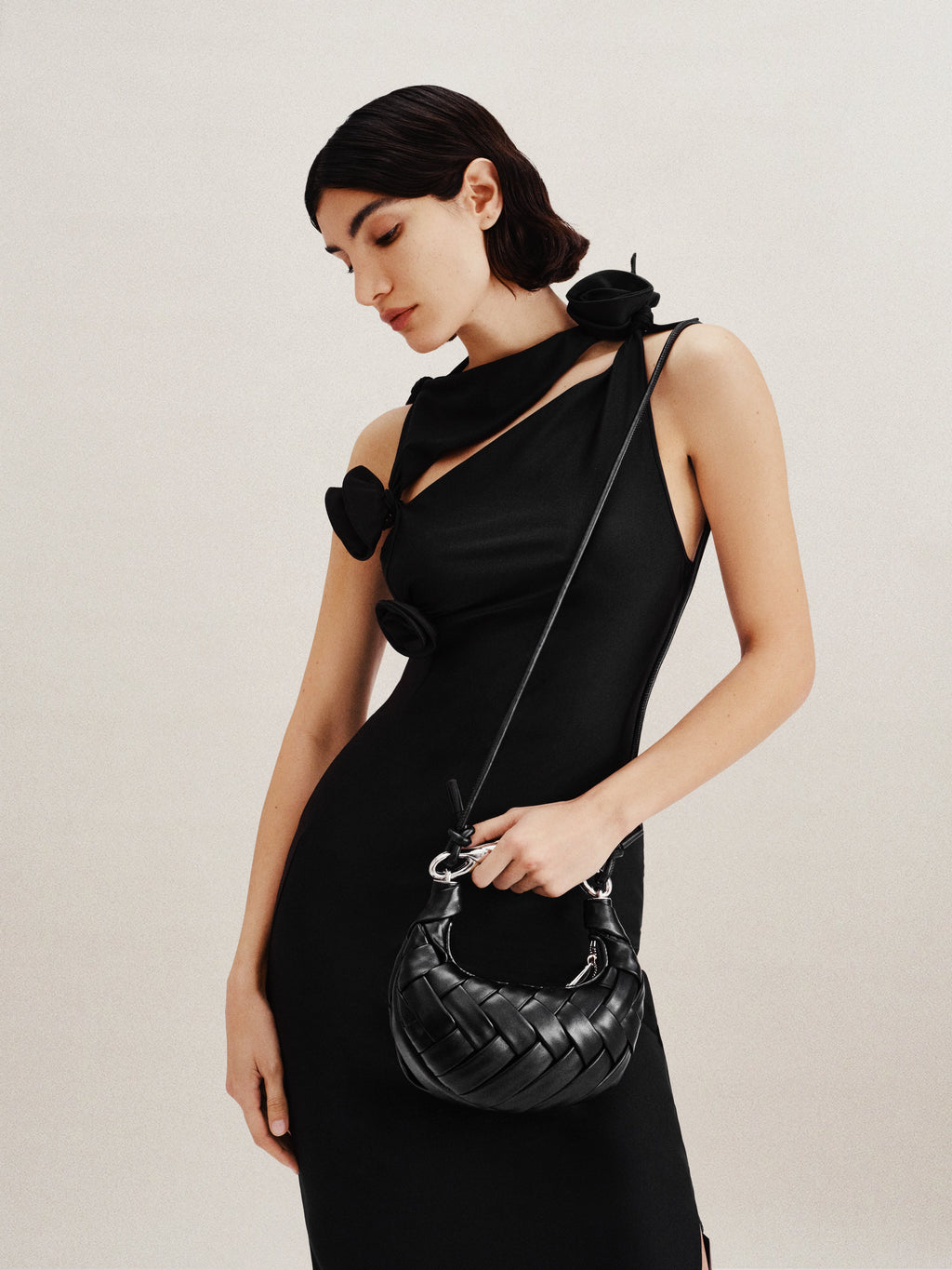Bolso negra bandolera trenzada