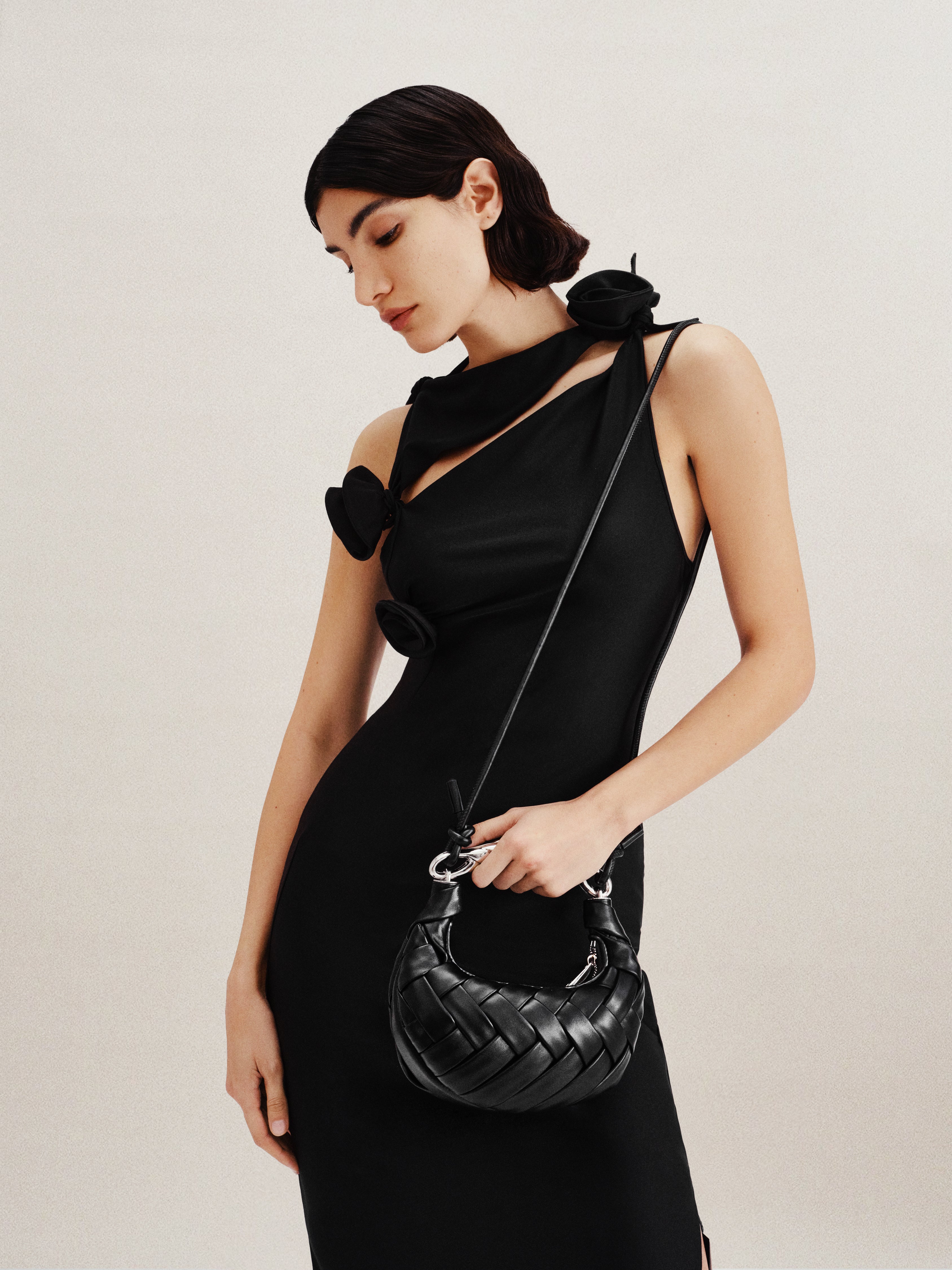 Bolso negra bandolera trenzada