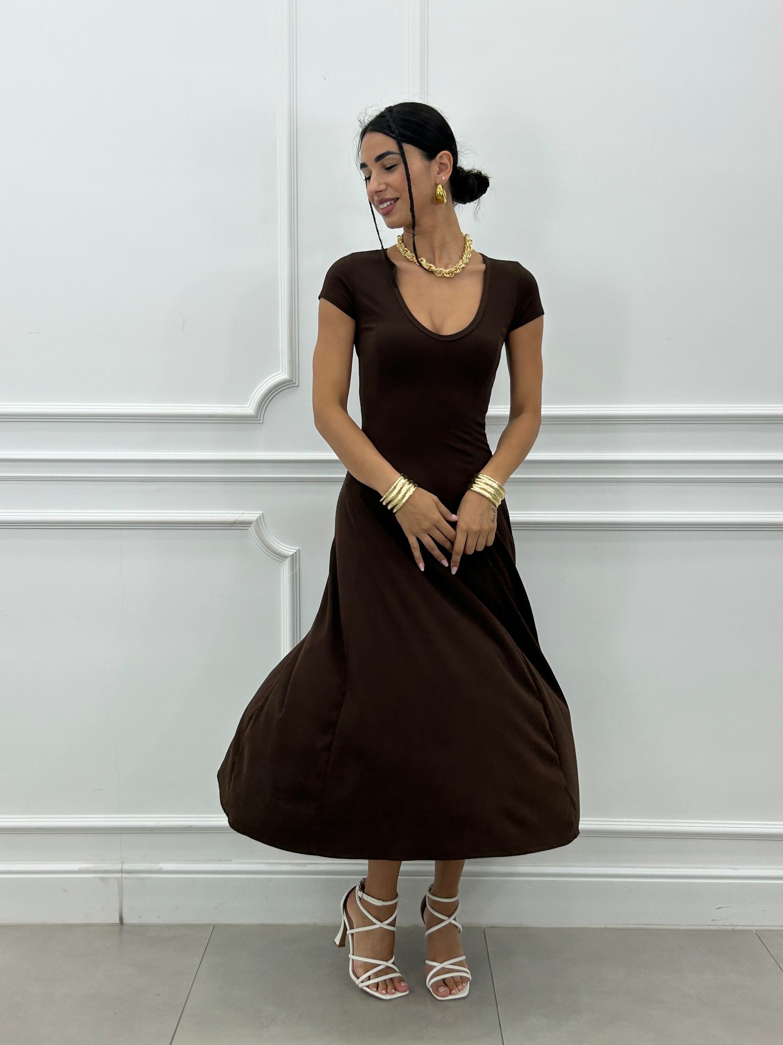 Vestido largo sencillo de cuello en V
