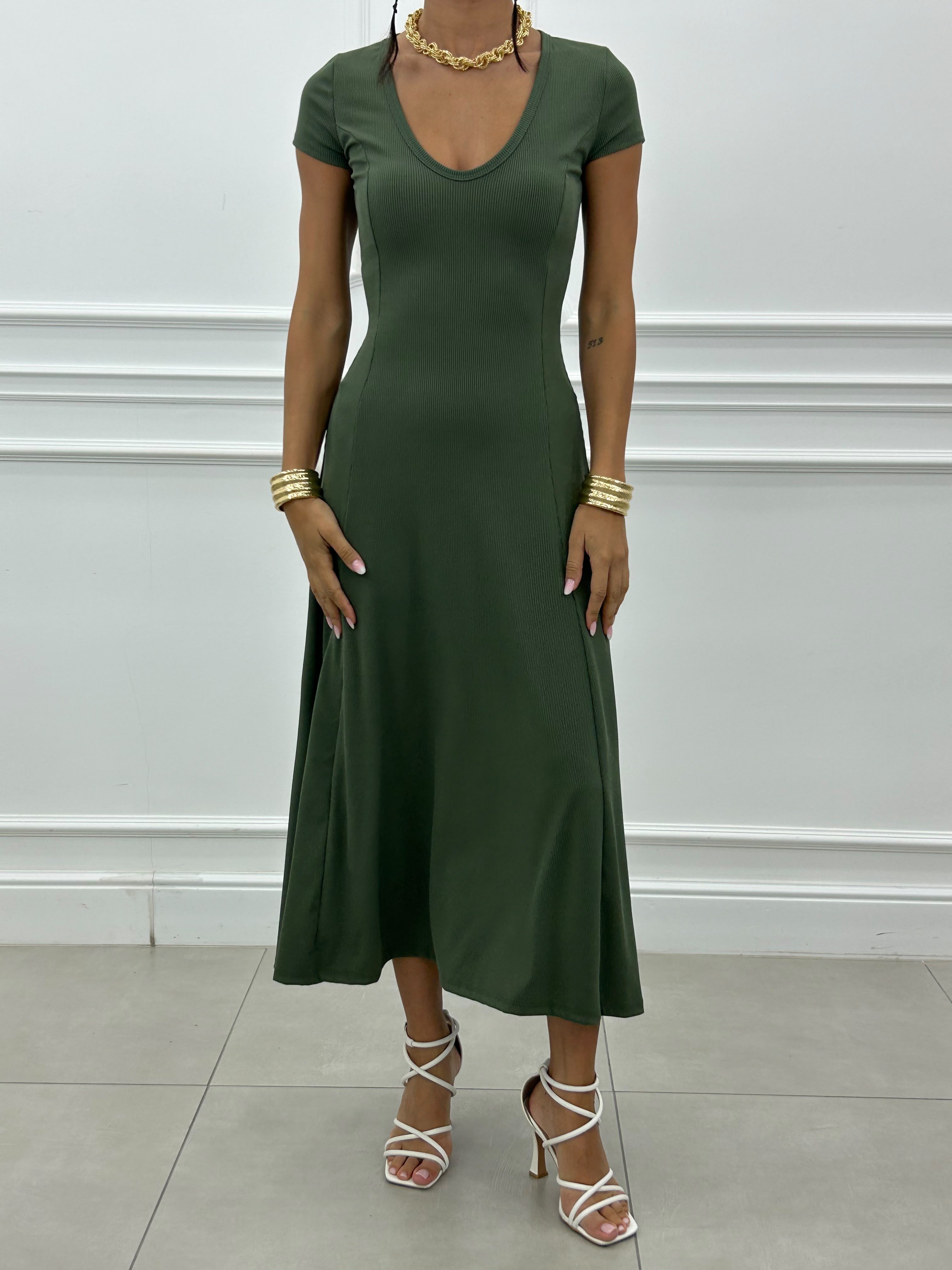 Vestido largo sencillo de cuello en V