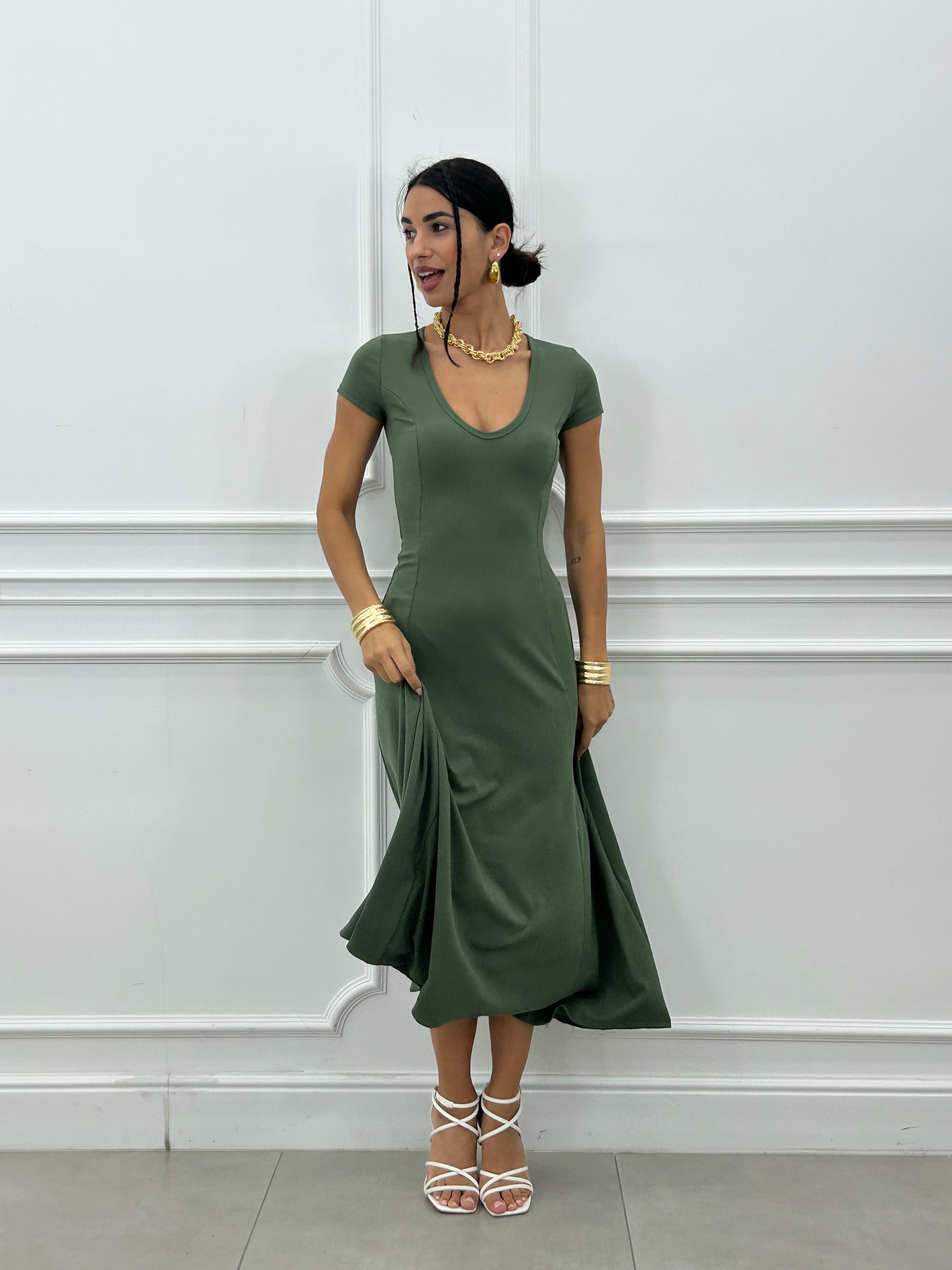 Vestido largo sencillo de cuello en V
