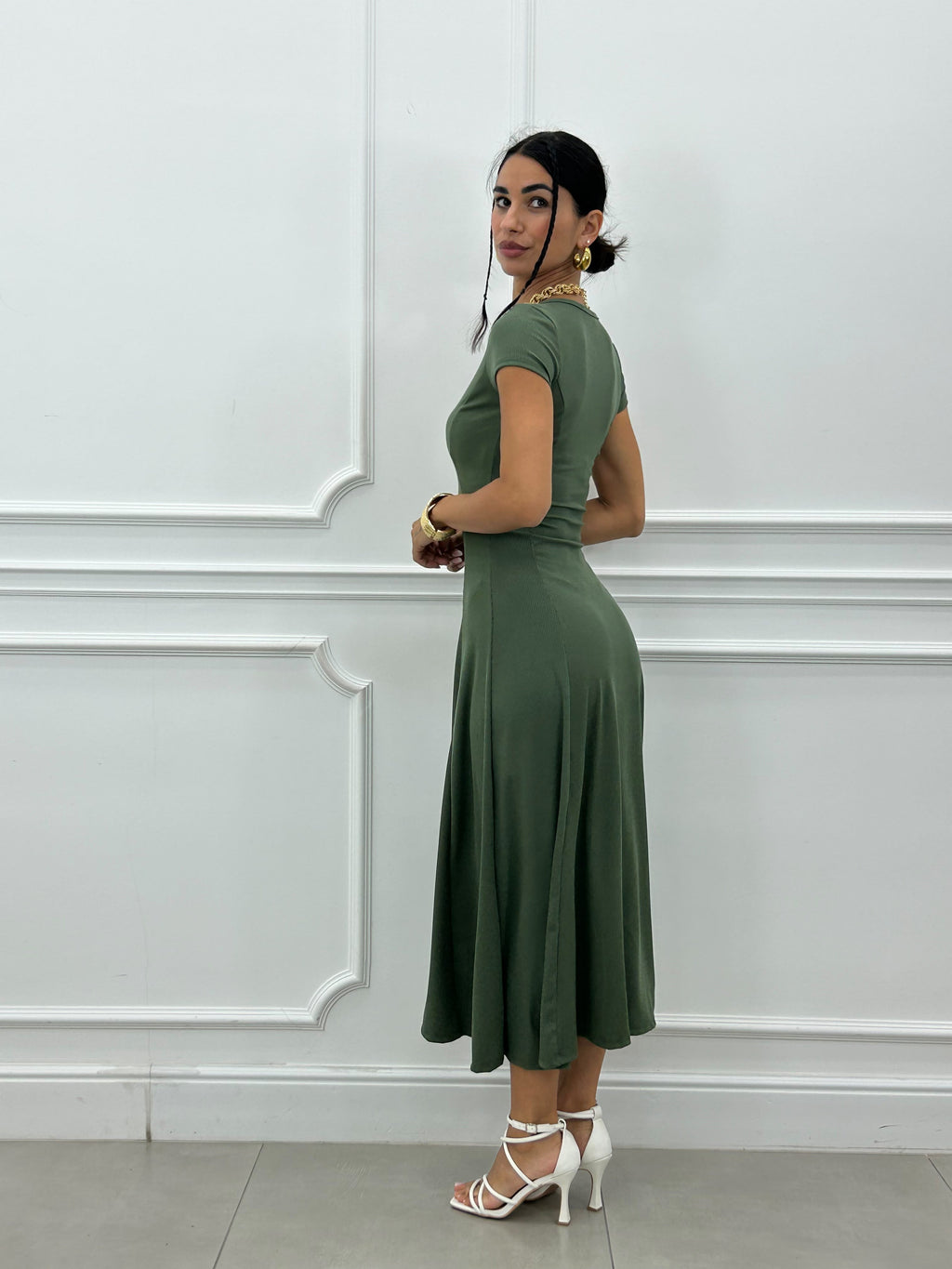 Vestido largo sencillo de cuello en V