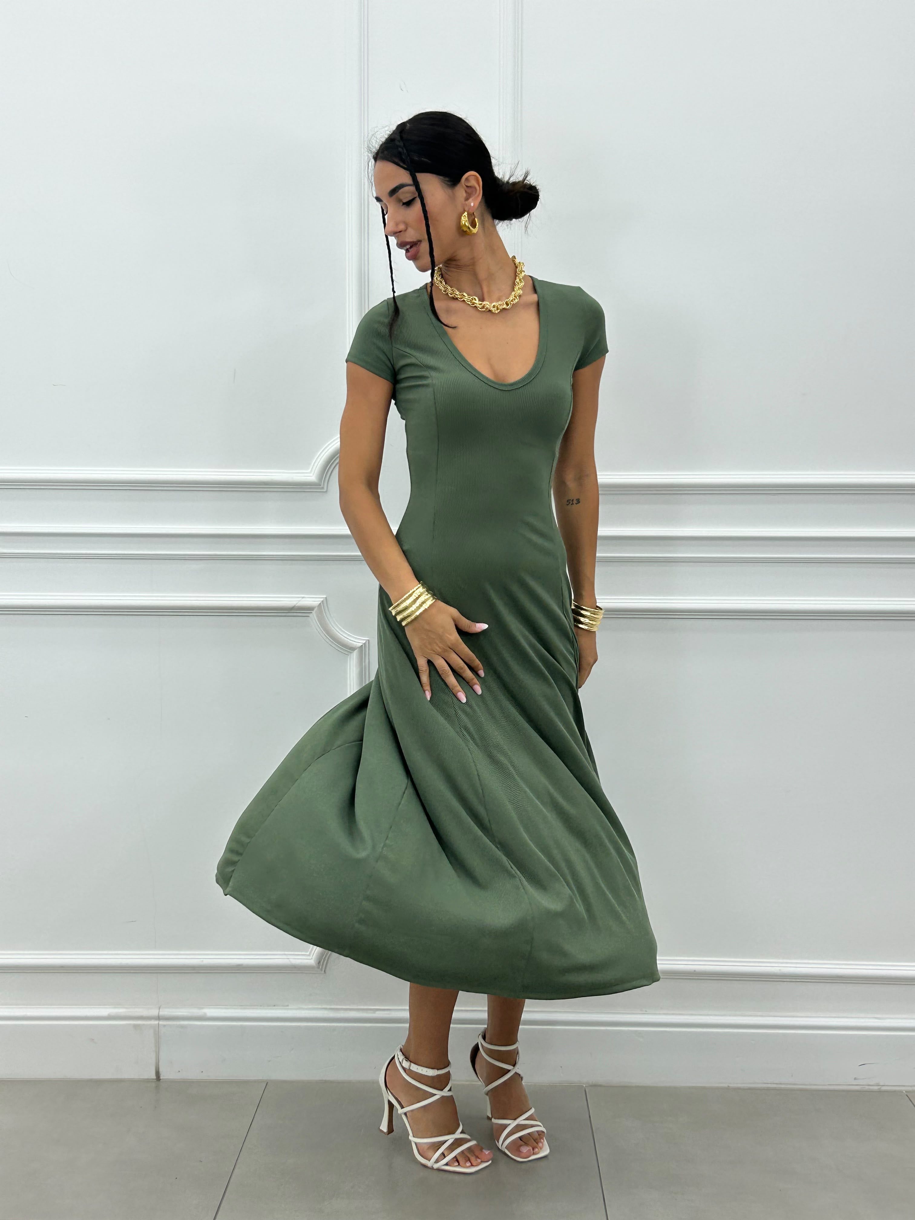 Vestido largo sencillo de cuello en V